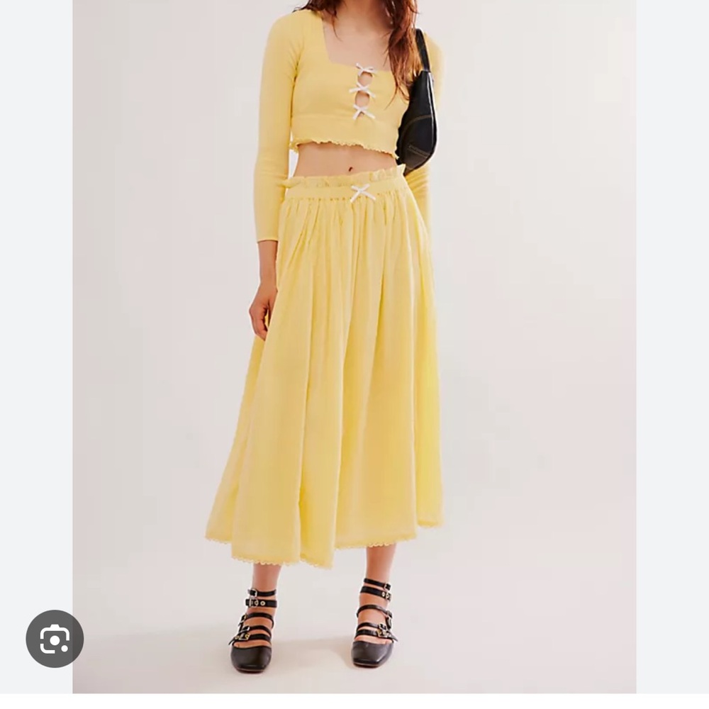 Dancing queen set free people